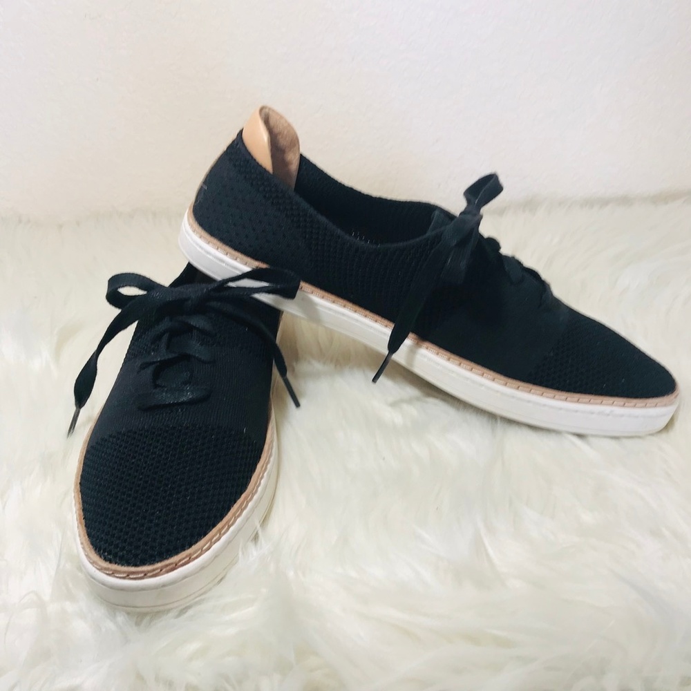 Ugg Pinkett Low Top Knit Sneaker Size 11